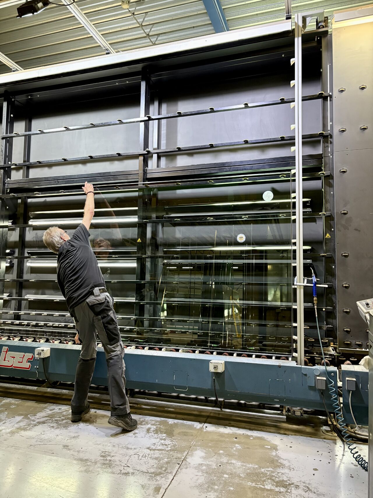 Het proces van circulair glasherstel in de GGC fabriek in Kampen